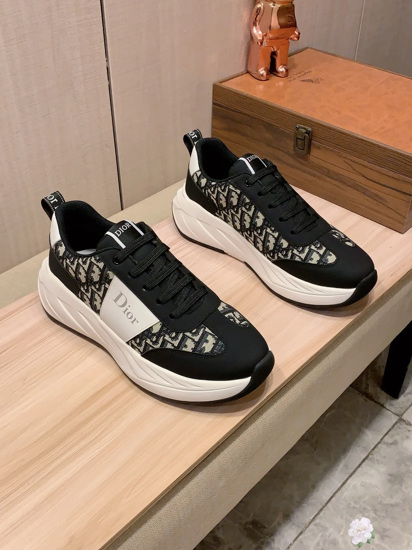 Men's Men's Shoes💰460💰💰🎩🎩[Lightning][Lightning] "Dior DIOR*" The latest and most popular casual shoes, top brand [seduce] luxury~purchase, top~quality. [Strong] The upper is made of imported breathable cowhide with material ➕ breathable sheepskin feet (•) and fine workmanship. The original stylish and stylish soft rubber wear-resistant and non-slip outsole is light and comfortable on the feet. The real thing looks better when photographed. 305: code: 38-44, 2️⃣ colors selected